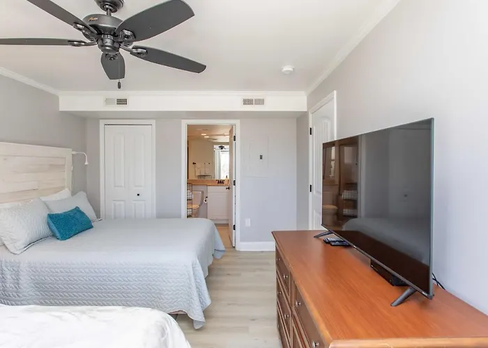 Summerhouse Villas Condo: Private Resort Beach!