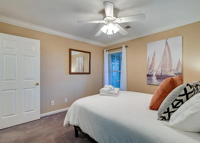 High‑End Pawleys Island Condo W/ Porch & Pools!