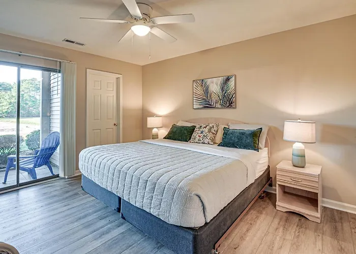 Pawleys Island Condo W/ Screened Porch + Golfing!